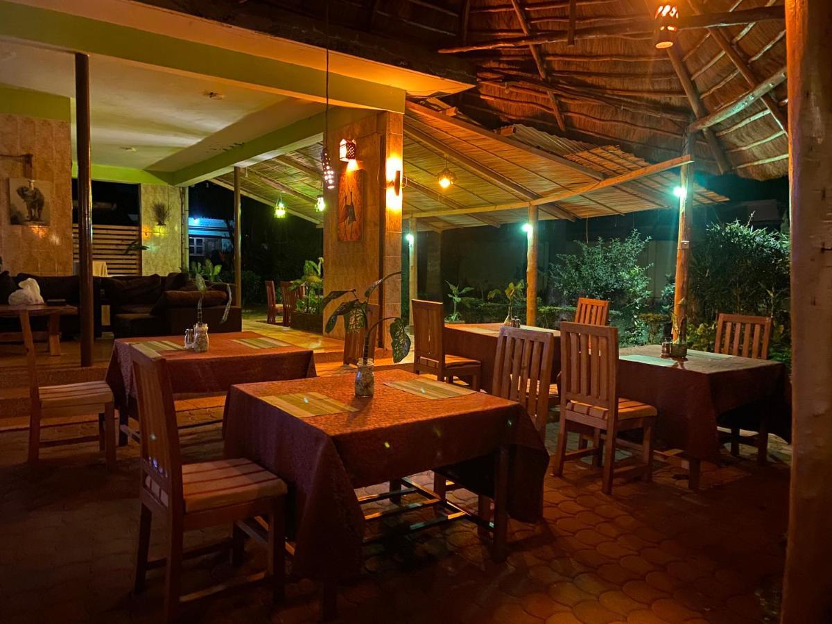 Afro Smile Hotel & Guest House - Jinja Exteriér fotografie